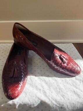 Pappagallo vintage deep brown woven leather tassel loafers